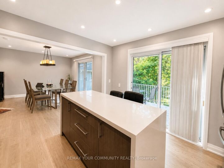 Property Photo:  30 Knollside Drive  ON L4C 4W6 