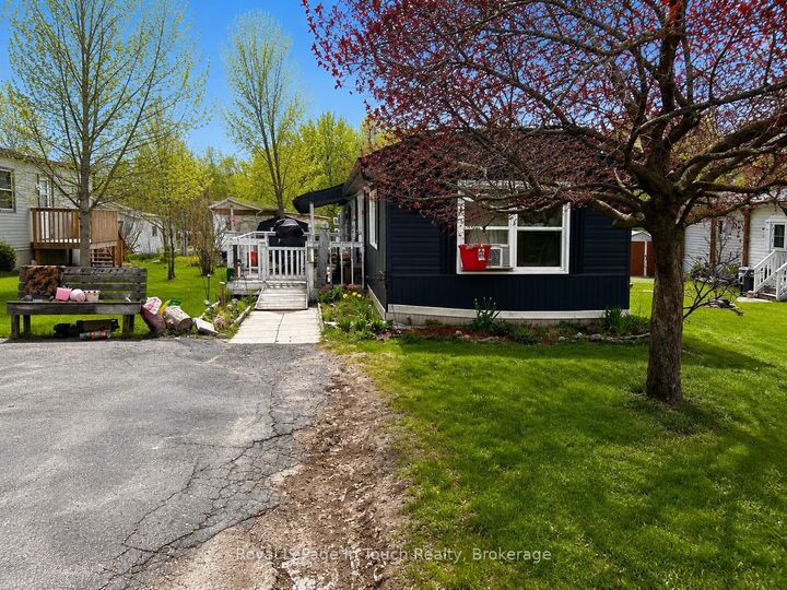 Property Photo: 38 Northland Road ON L4R 0B9