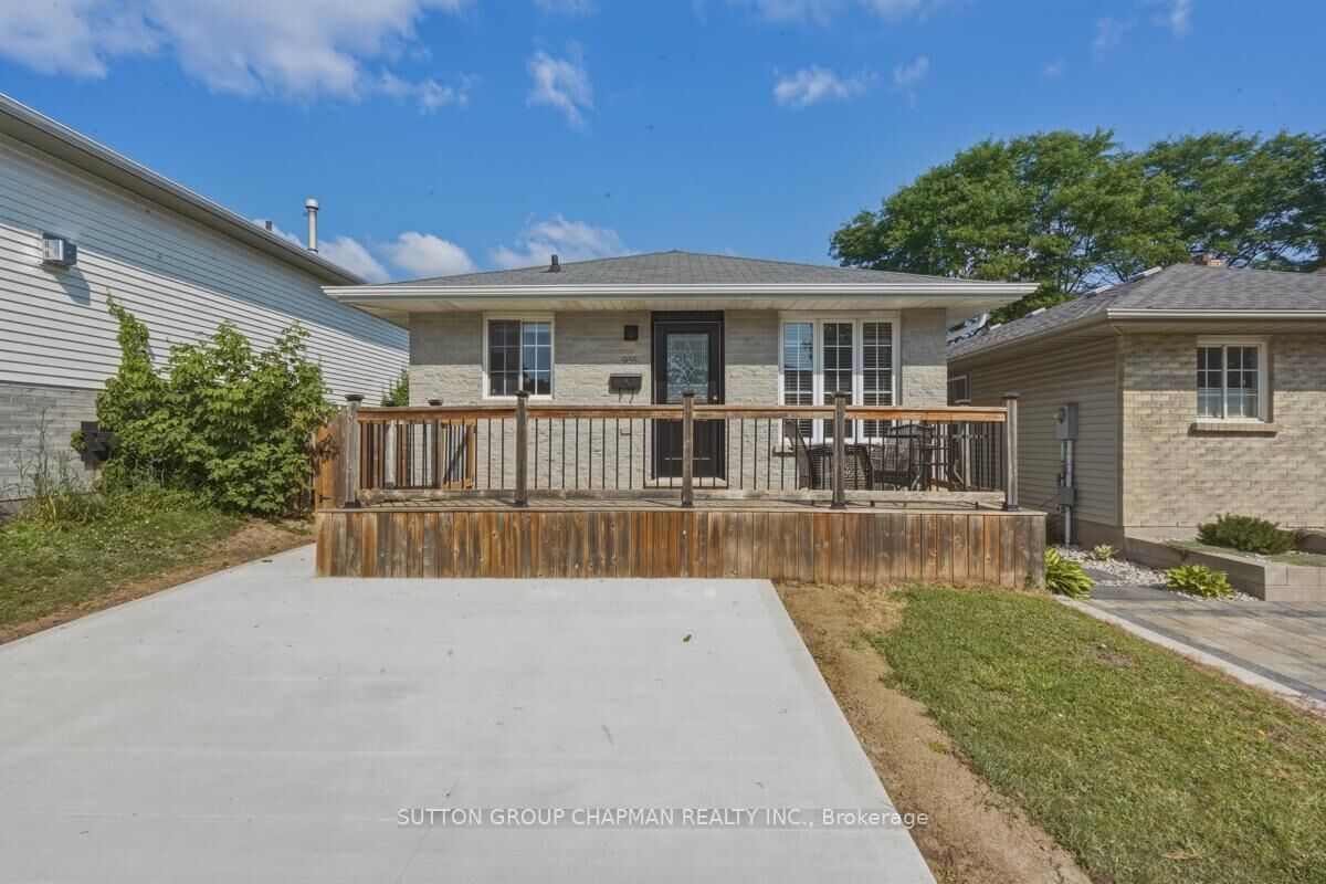 Property Photo: 955 Lawson Road ON N6G 4X4