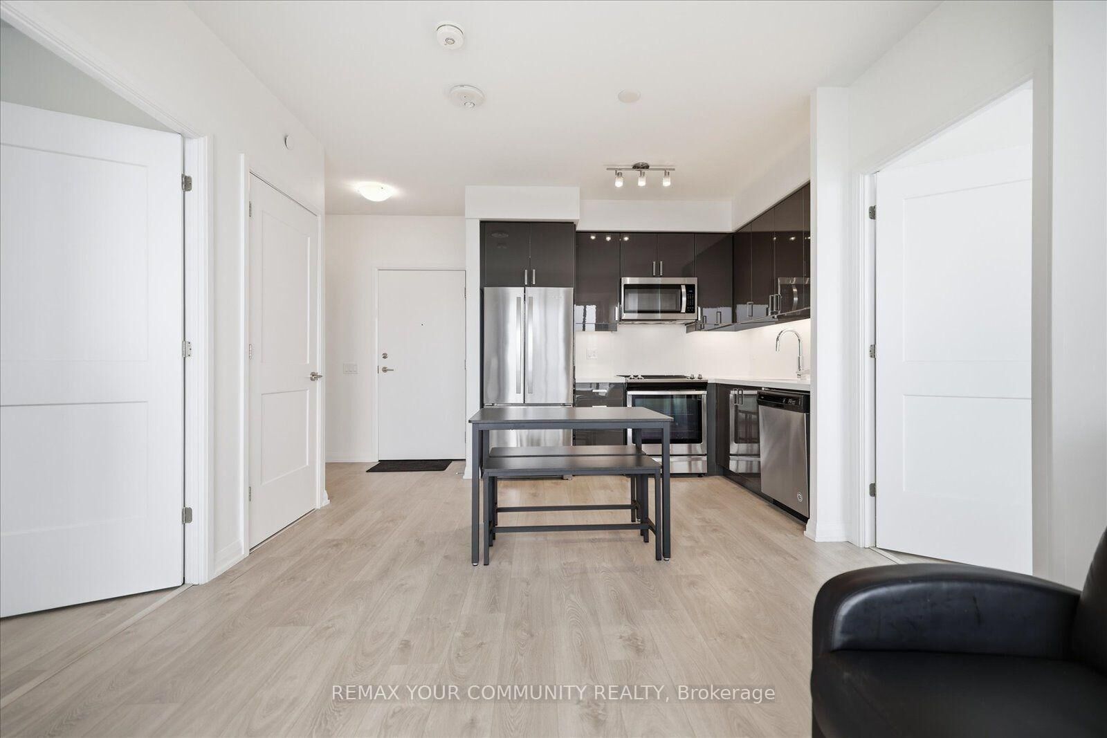 Property Photo:  7895 Jane Street 2214  ON L4K 2M7 