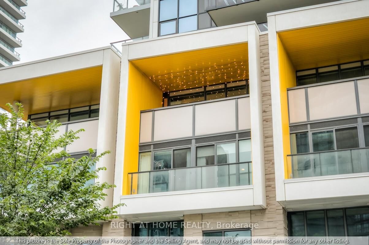 Property Photo: 95 McMahon Drive 511 ON M2K 0H2