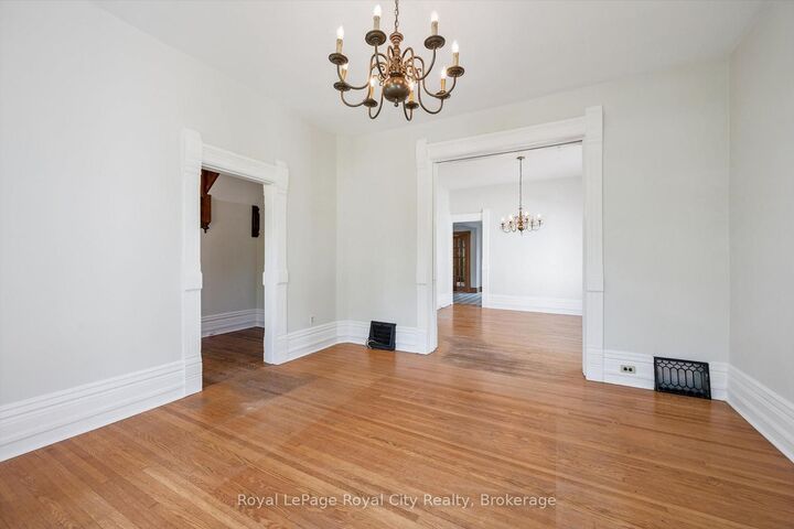 Property Photo:  5 West Street  ON N0K 1M0 