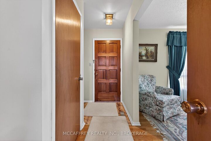 Property Photo:  212 King Street  ON K7R 1B7 