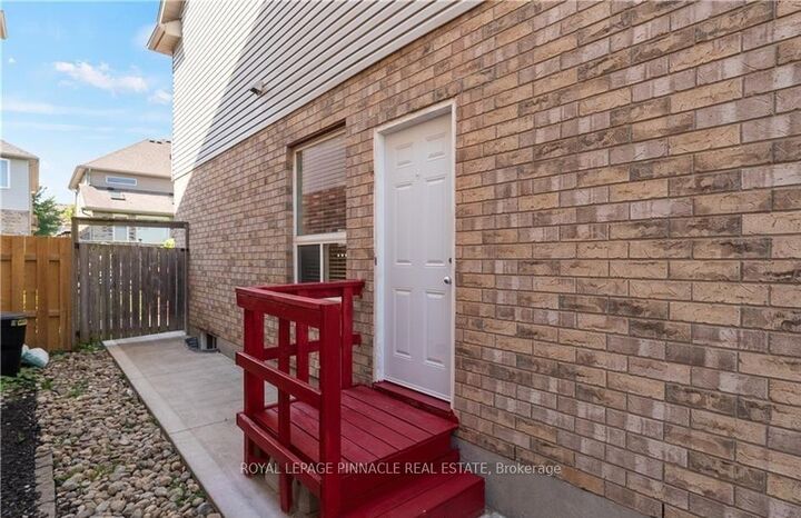 Property Photo:  11 Frankfurt Street Lower  ON N2R 1T5 