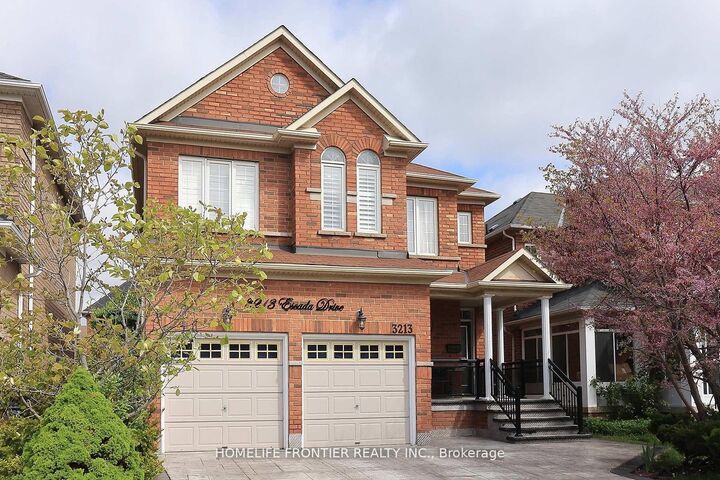 Property Photo: 3213 Escada Drive ON L5M 7V6