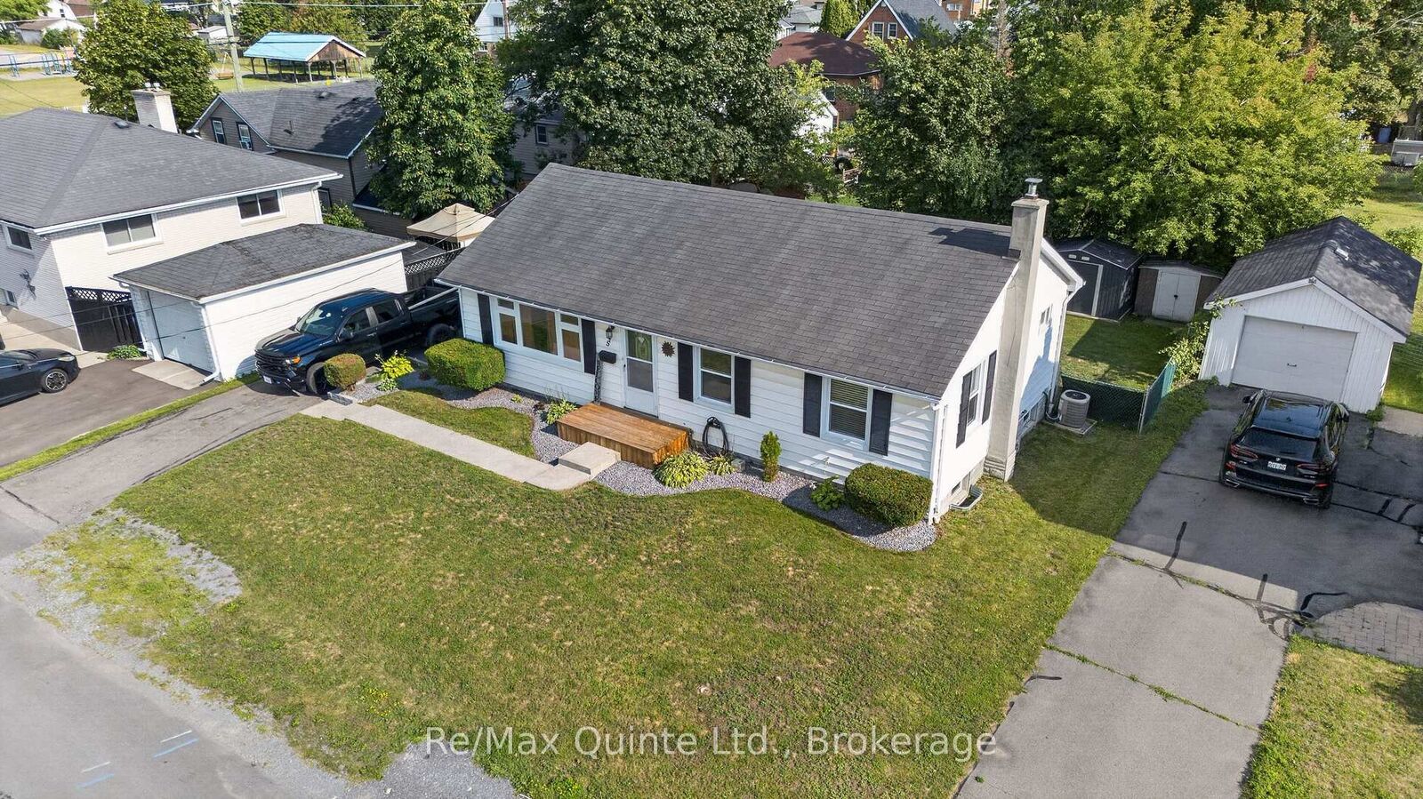 Property Photo: 5 Wilkins Street ON K8P 1P2