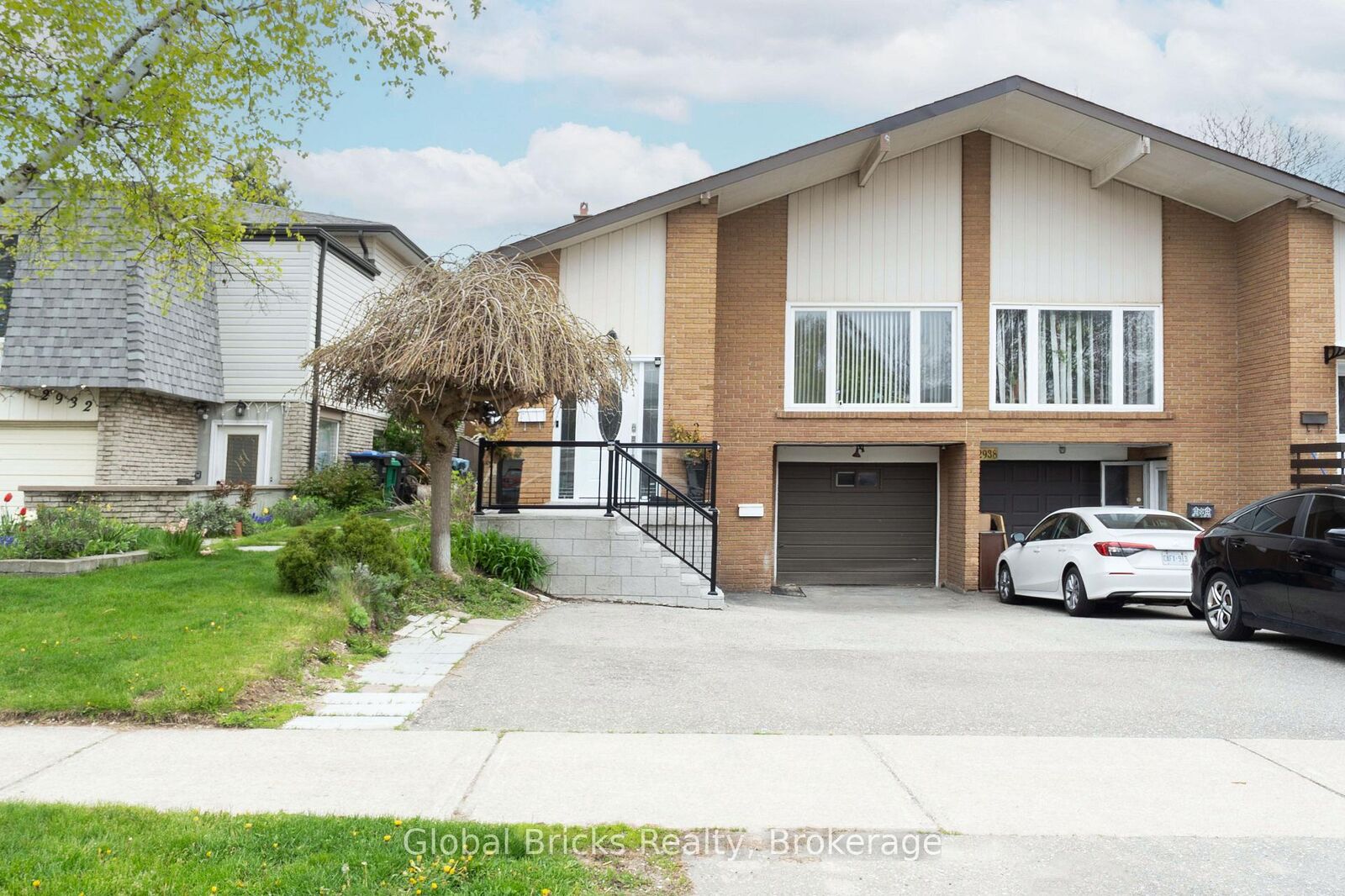 Property Photo: 2936 Windjammer Road ON L5L 1S7