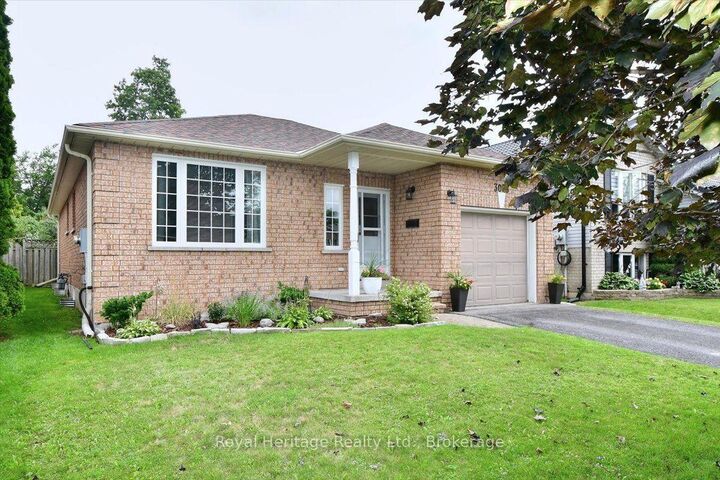 Property Photo:  3058 Westridge Boulevard  ON K9K 2K5 