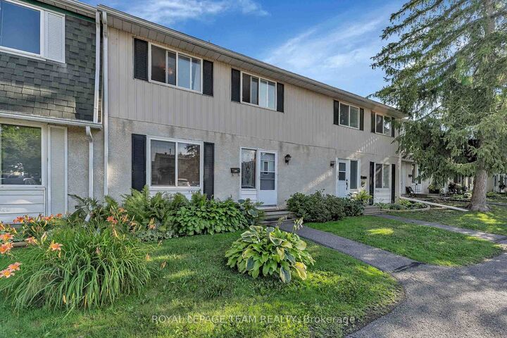 Property Photo: 1516 Beaverpond Drive F ON K1B 3R9