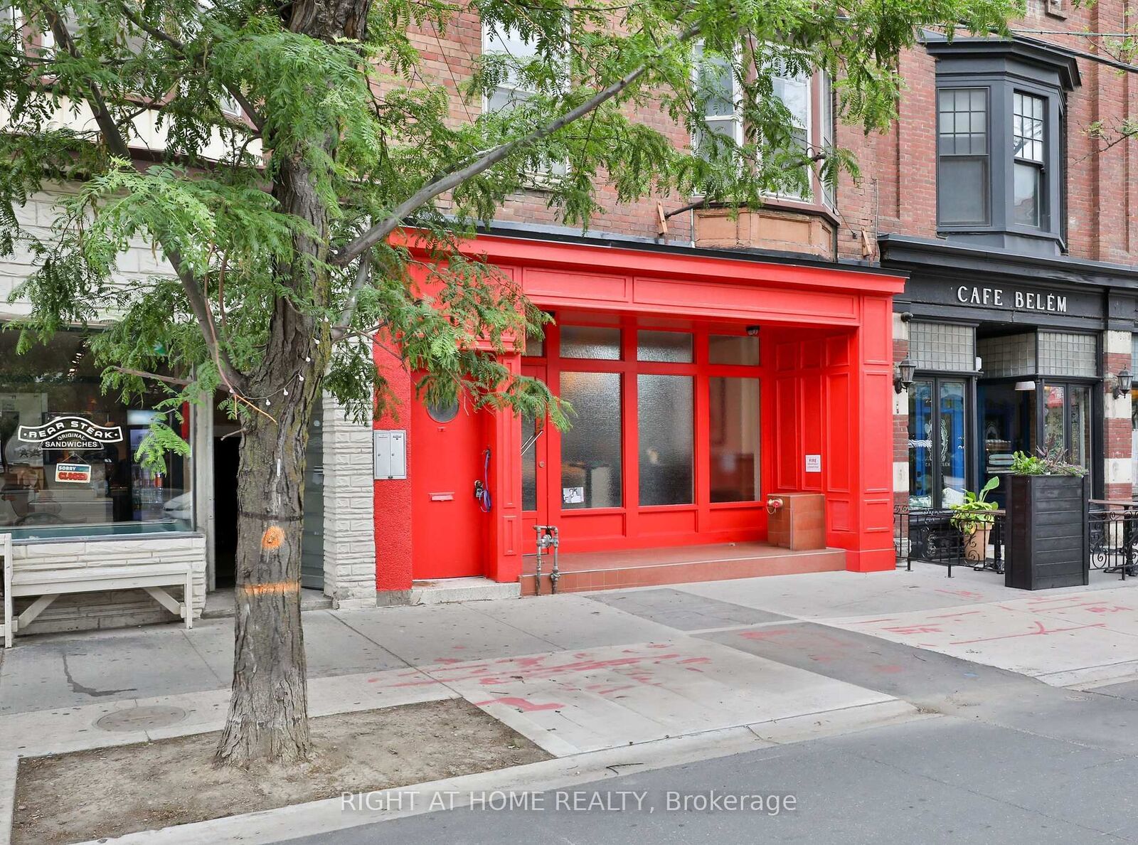 Property Photo:  548 College Street 2F  ON M6G 1B1 