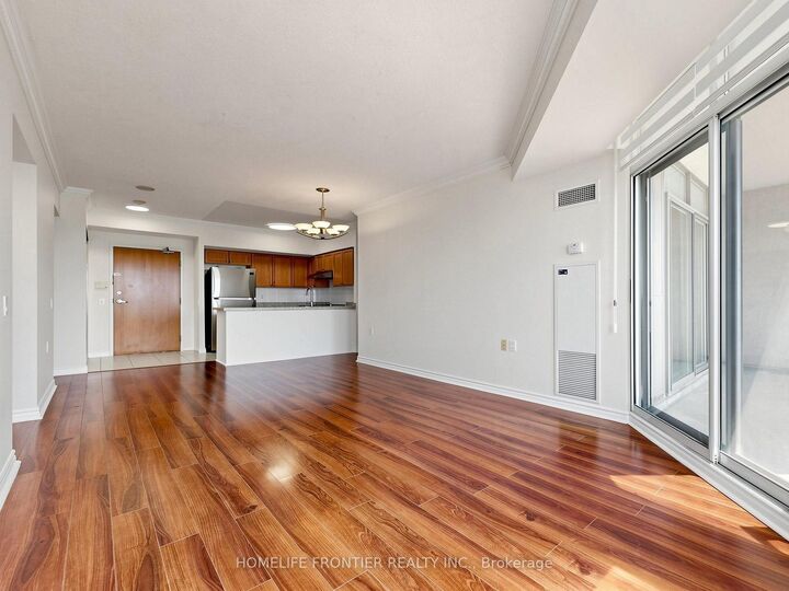 Property Photo: 9017 Leslie Street Lph117 ON L4B 4R8