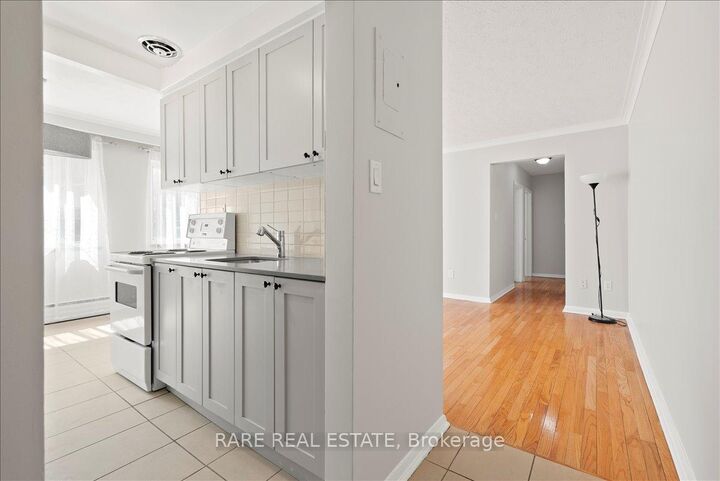 Property Photo:  2 Twenty First Street 4  ON M8V 3L7 