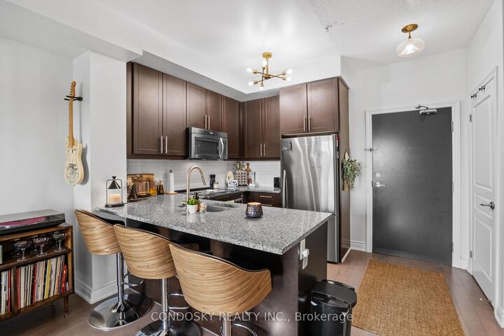 Property Photo: 3170 Erin Mills Parkway 311 ON L5L 0B6