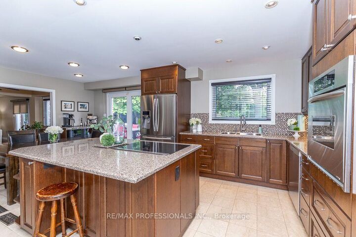 Property Photo: 2604 Barrisdale Court ON L5N 2H2