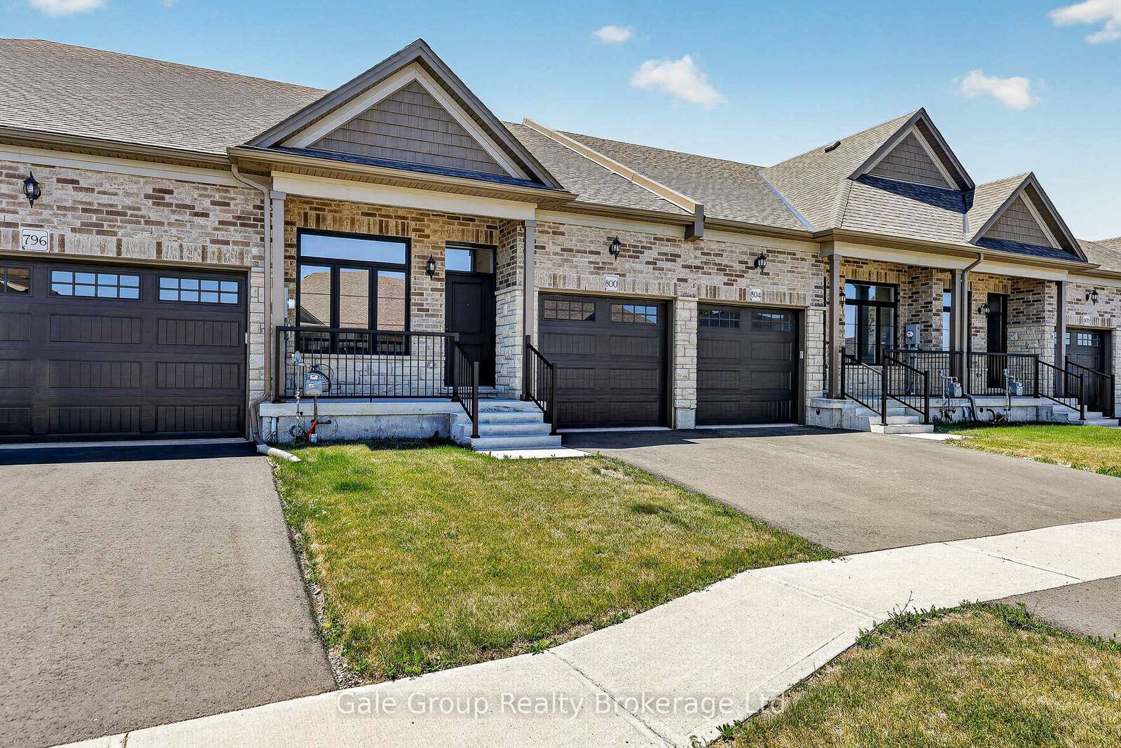 Property Photo:  808 Garden Court Crescent  ON N4T 0A3 