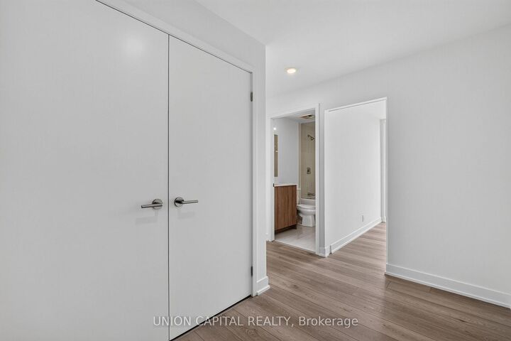 Property Photo: 1660 Bloor Street W 910 ON M6P 0C6