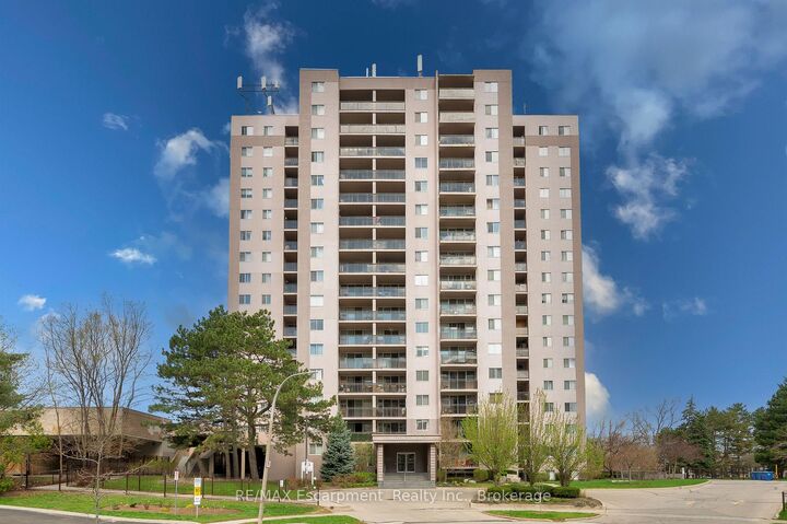975 Warwick Court 310 — photo 1