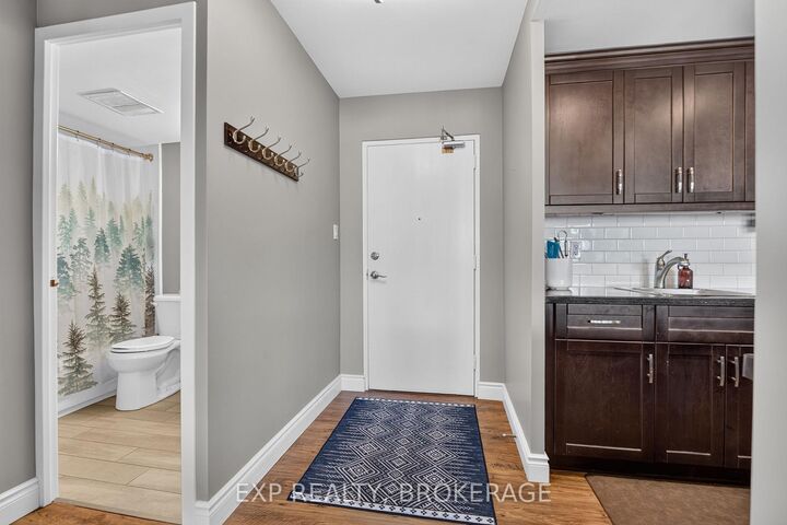 Property Photo:  2 Mowat Avenue 202  ON K7M 1K1 