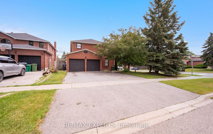 1 Goodfellow Crescent — photo 1
