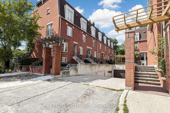 Property Photo: 870 Jane Street 106 ON M6N 4C2