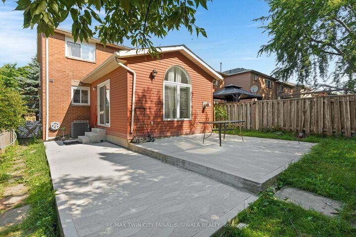 Property Photo: 100 Anglerock Drive ON N1T 1L9