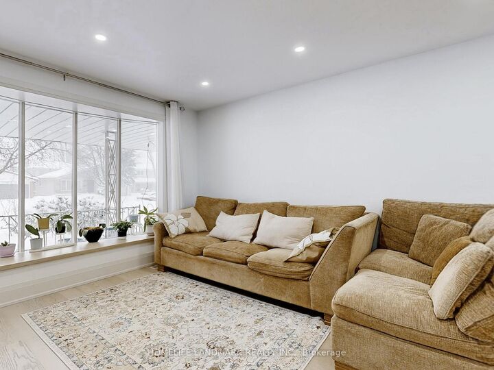 Property Photo: 50 Bruce Farm Drive ON M2H 1G5