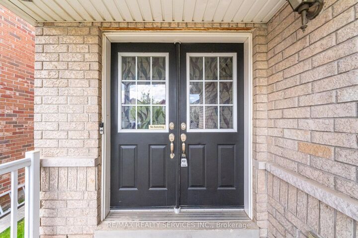 Property Photo: 3931 Passway Road ON L5N 8N4