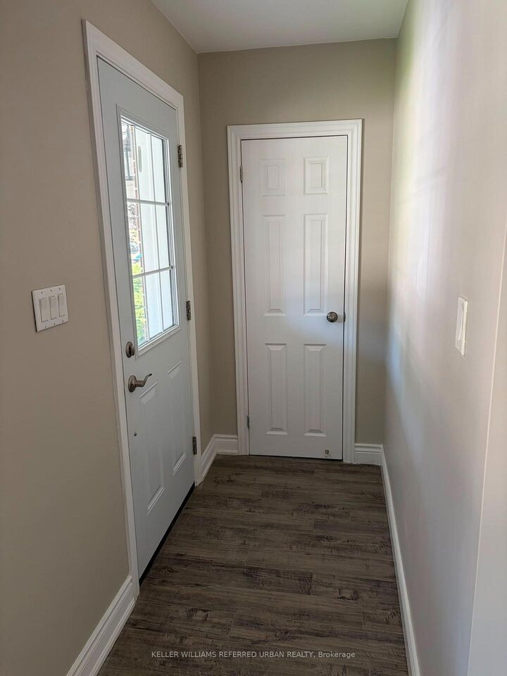 Property Photo:  313 East 33rd Street  ON L8V 3T9 