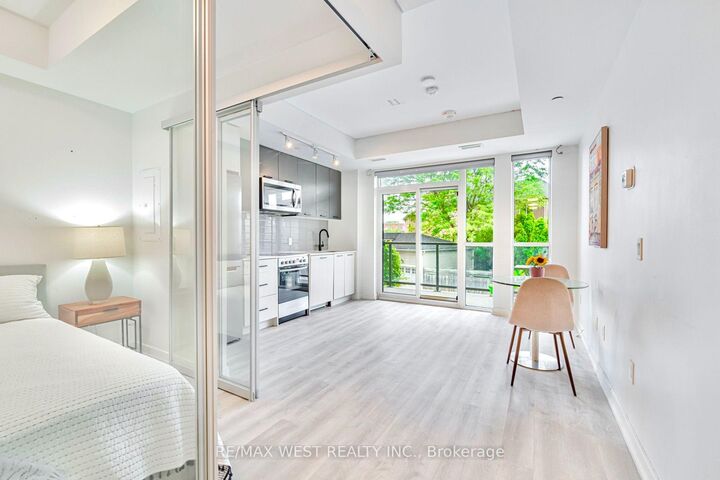 2300 St Clair Avenue W 211 — photo 1