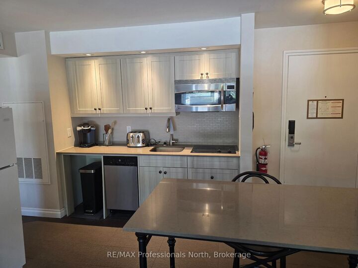 Photo de la propriété:  1235 Deerhurst Drive 53-108  ON P1H 2E8 