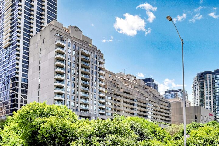 388 Bloor Street E 1801 — photo 1