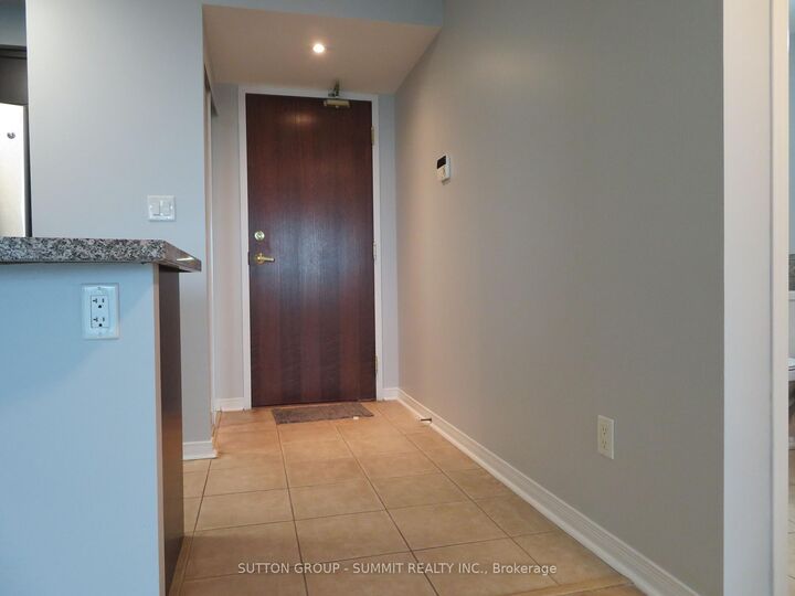 Property Photo:  4900 Glen Erin Drive 1706  ON L5M 7S2 