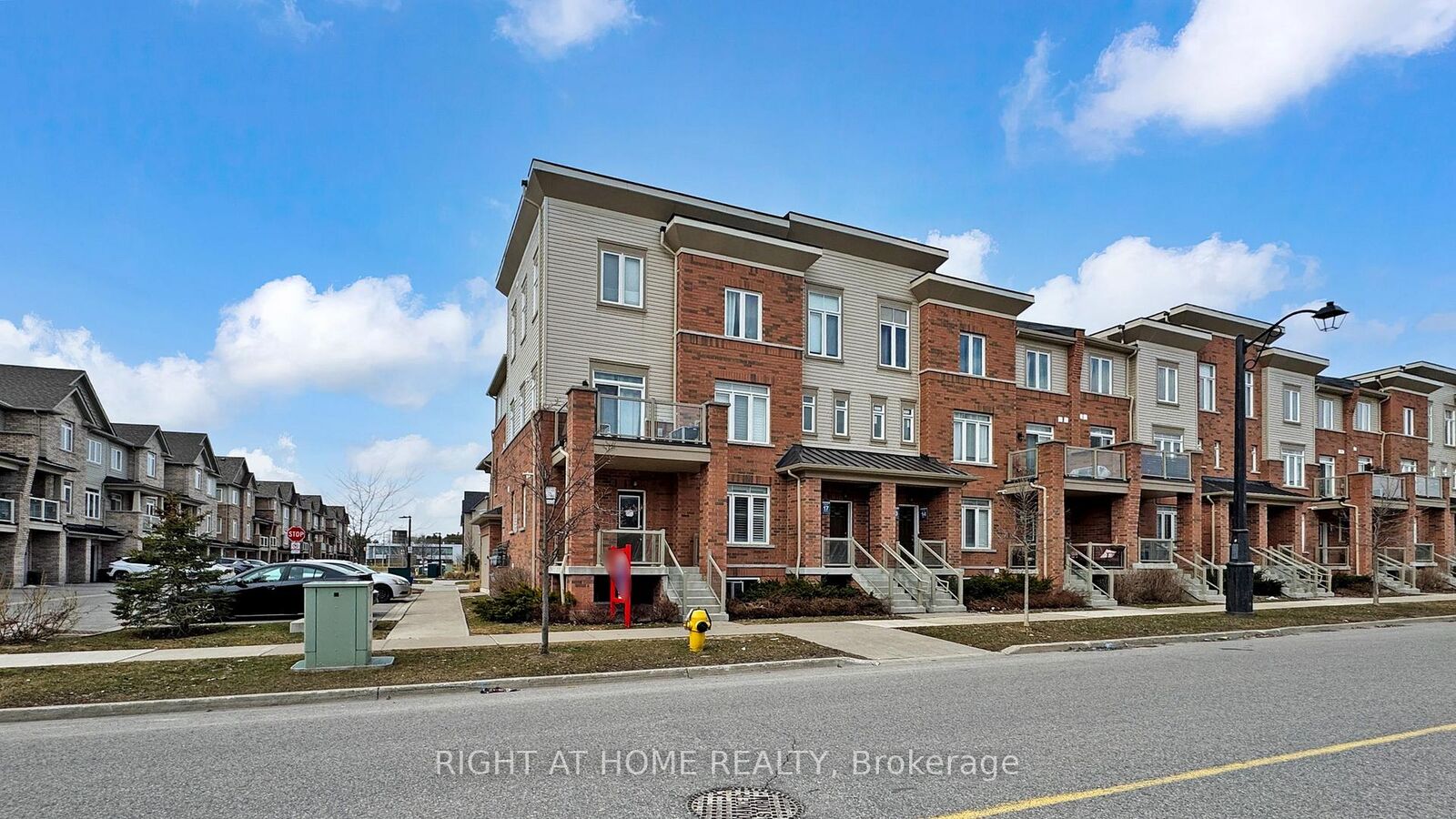 Property Photo: 2710 William Jackson Drive E 16 ON L1X 0E6