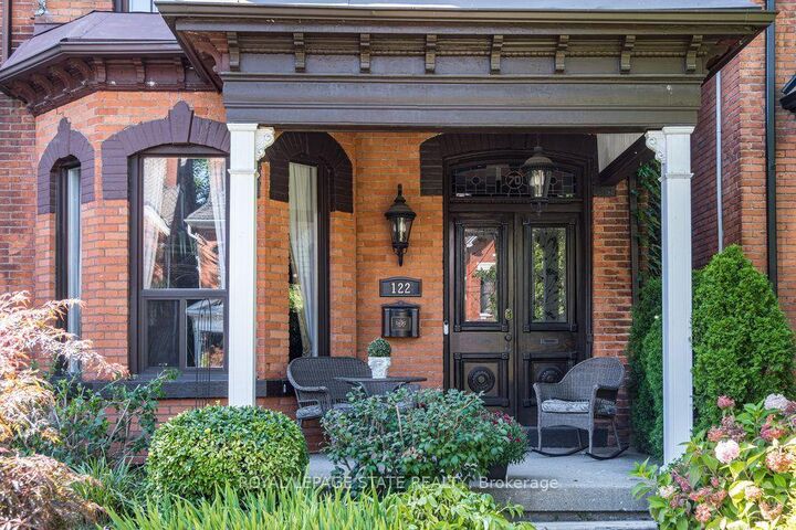 Property Photo: 122 East Avenue S ON L8N 2T7