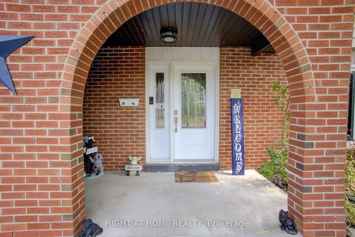 Property Photo:  3 Newton Drive  ON L9W 3E3 