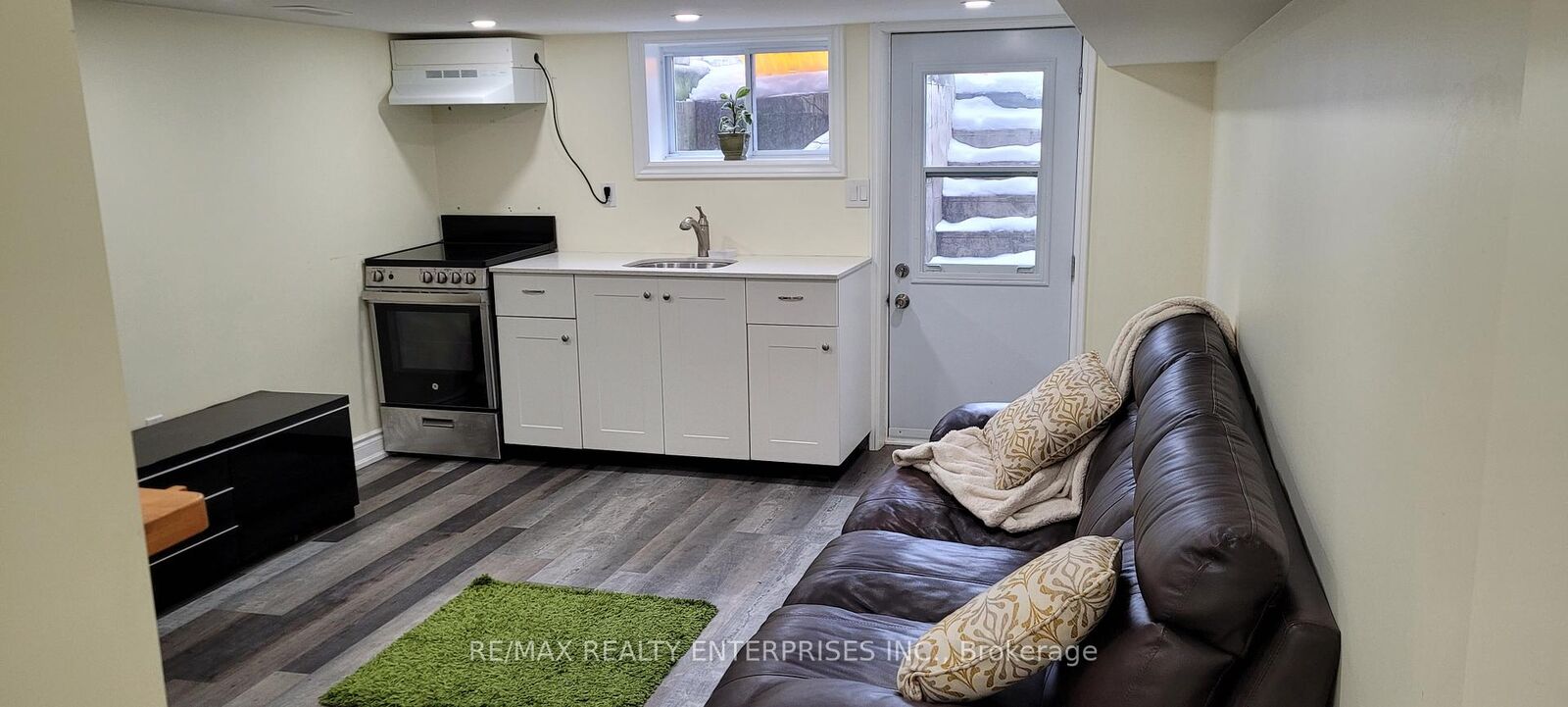 Property Photo:  65A Chambers Avenue  ON M6N 3M1 