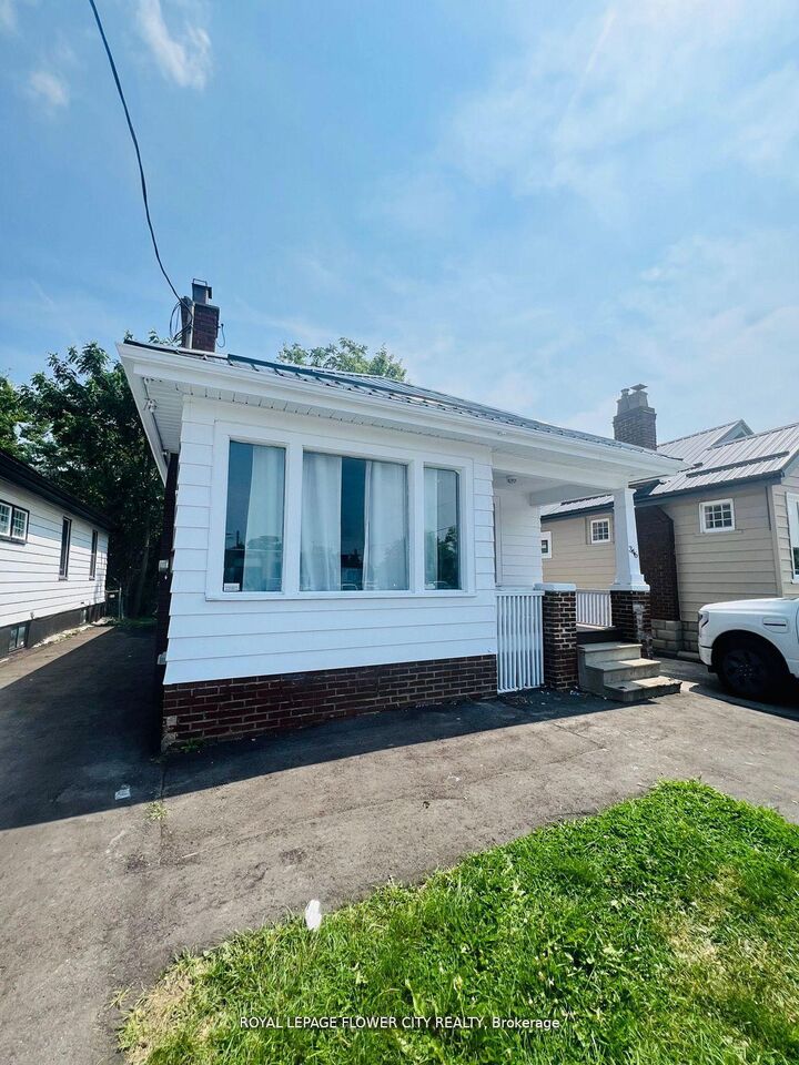 Property Photo: 346 Wharncliffe Road S ON N6J 2L8
