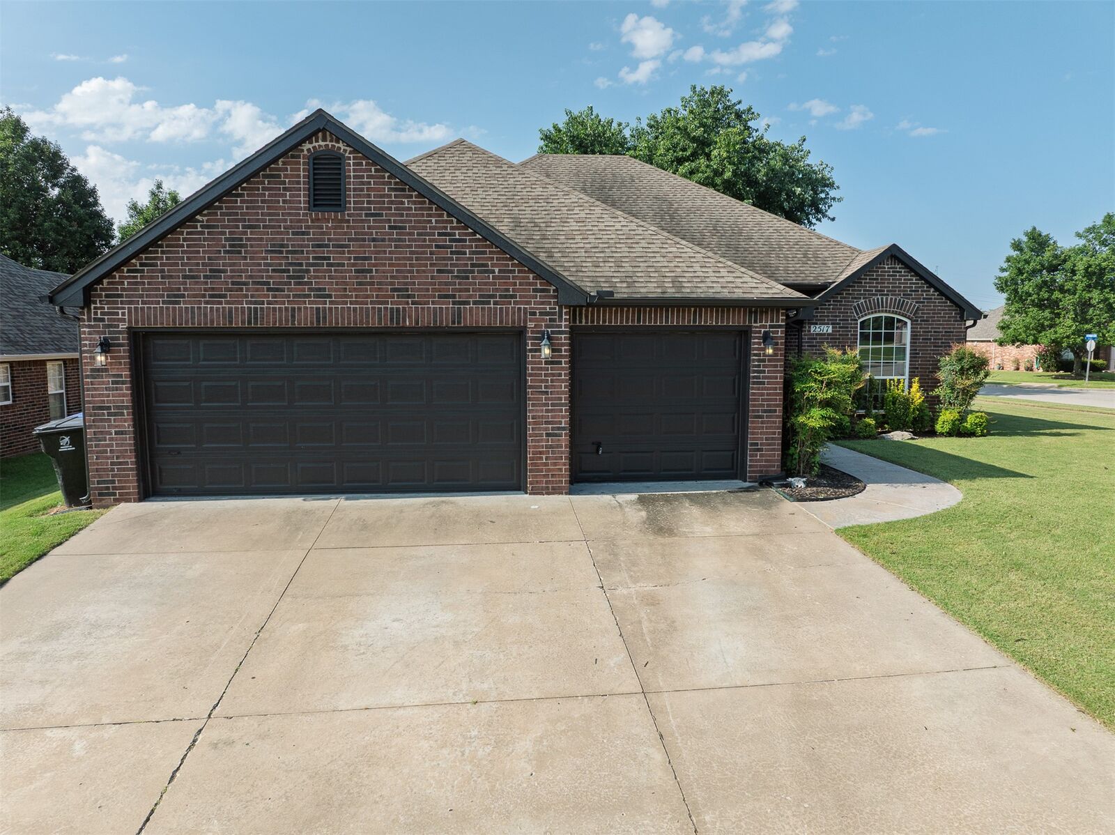 Property Photo: 2517 W Ocala Street OK 74011