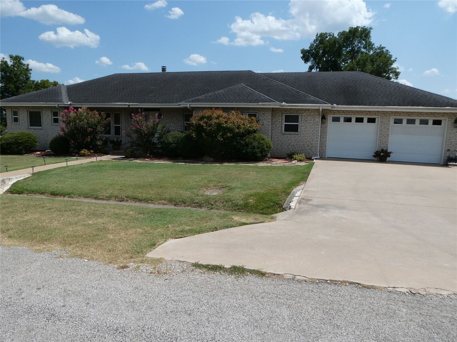 Property Photo: 18 Aberdeen Drive OK 73430