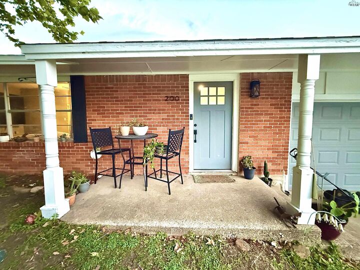 Property Photo:  200 Arden Street  TX 76230 