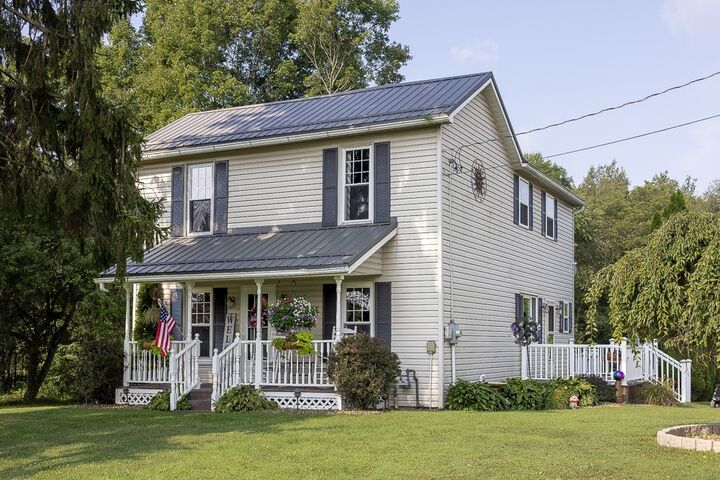 Property Photo:  1850 Perry Hwy  PA 16156 