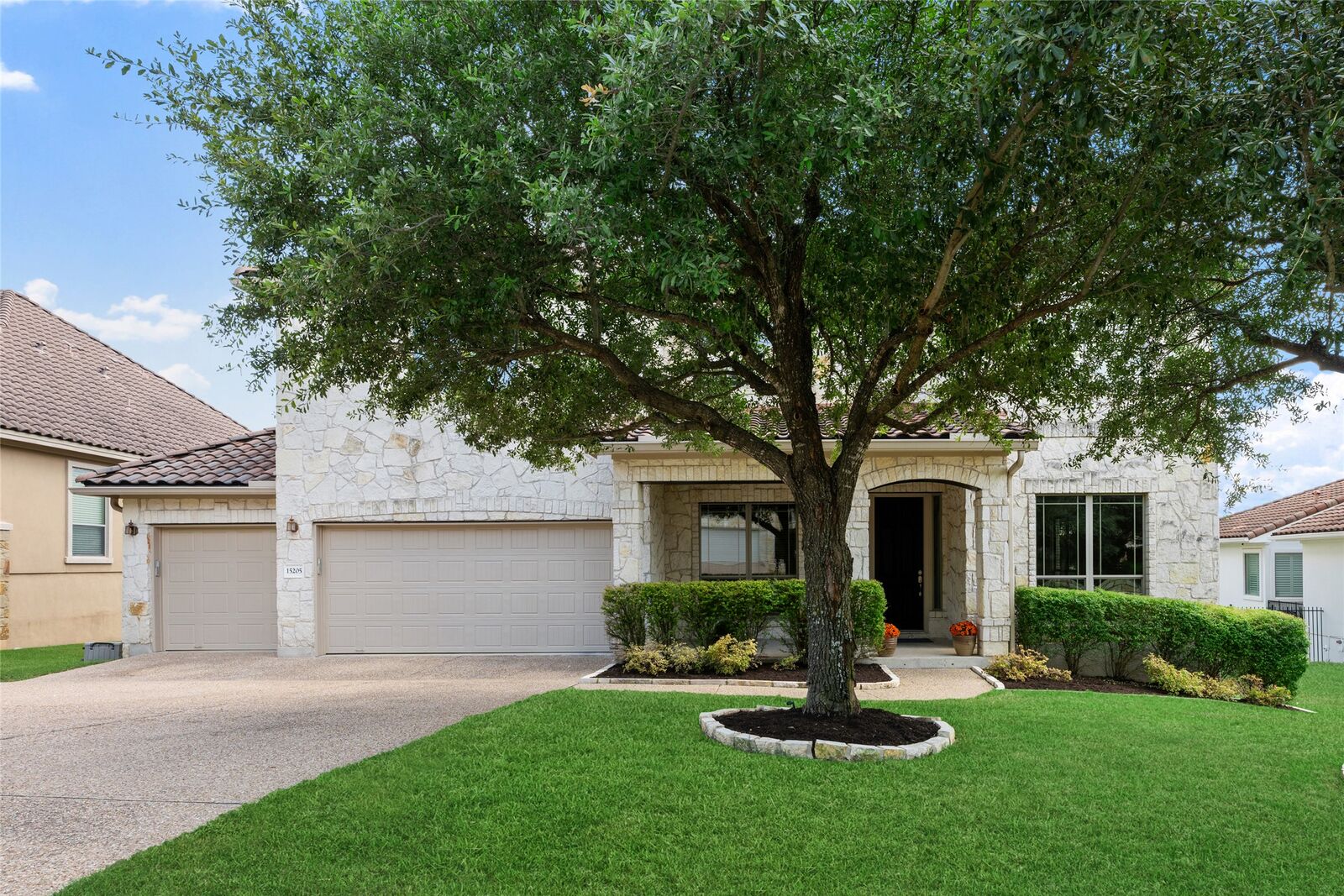 Property Photo: 15205 Spillman Ranch Loop TX 78738