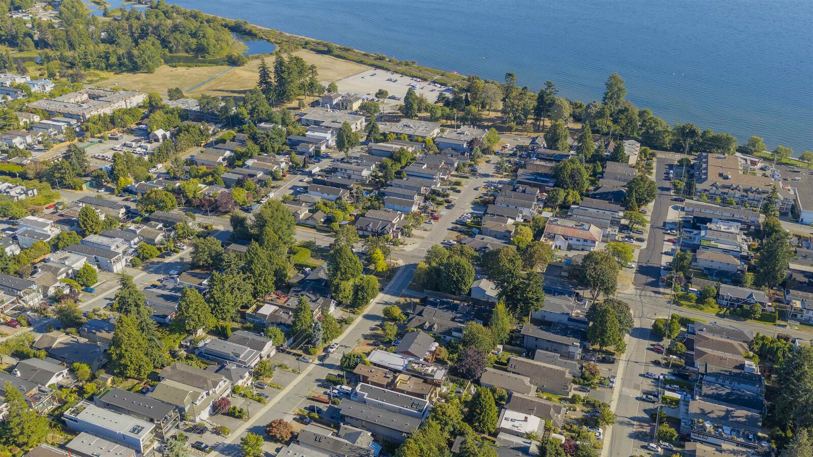 Property Photo: 942 Lee Street BC V4B 4N8
