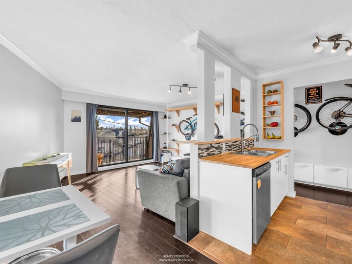 Property Photo: 2222 Cambridge Street 306 BC V5L 1E6