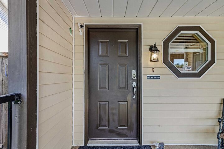 Property Photo: 34981 Bernina Court BC V3G 1C2