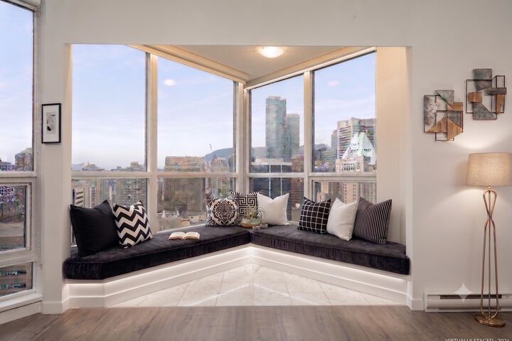 Property Photo: 833 Seymour Street 2110 BC V6B 0G4