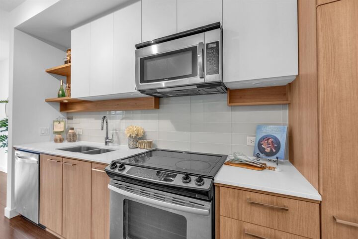 Property Photo:  608 Como Lake Avenue 107  BC V3J 0B2 