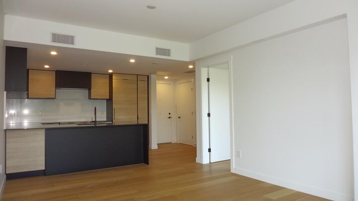 Property Photo:  6485 Manitoba Street 500  BC V5Y 0P7 