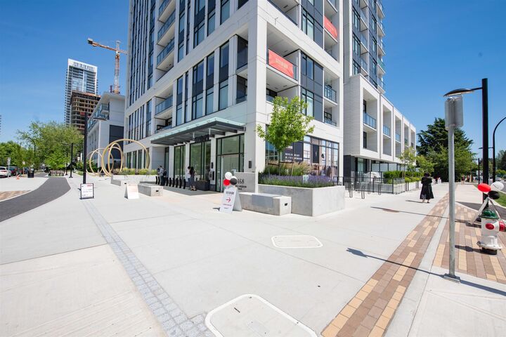 Property Photo:  6468 Willingdon Avenue 3807  BC V5H 0L3 