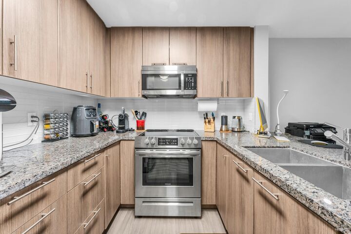 Property Photo: 12075 Edge Street 409 BC V2X 9E6